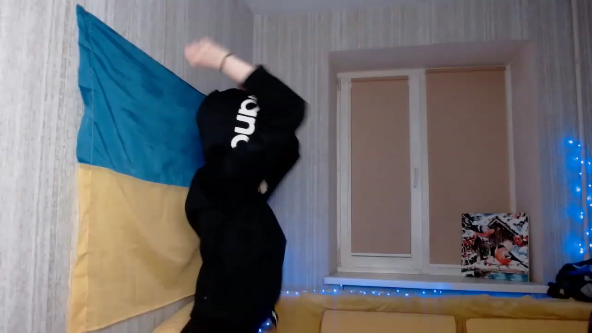 Gallery image thumbnail from EvaRockStar's myfreecams stream on, 12/10/2022, 19:07 image 17 of 20