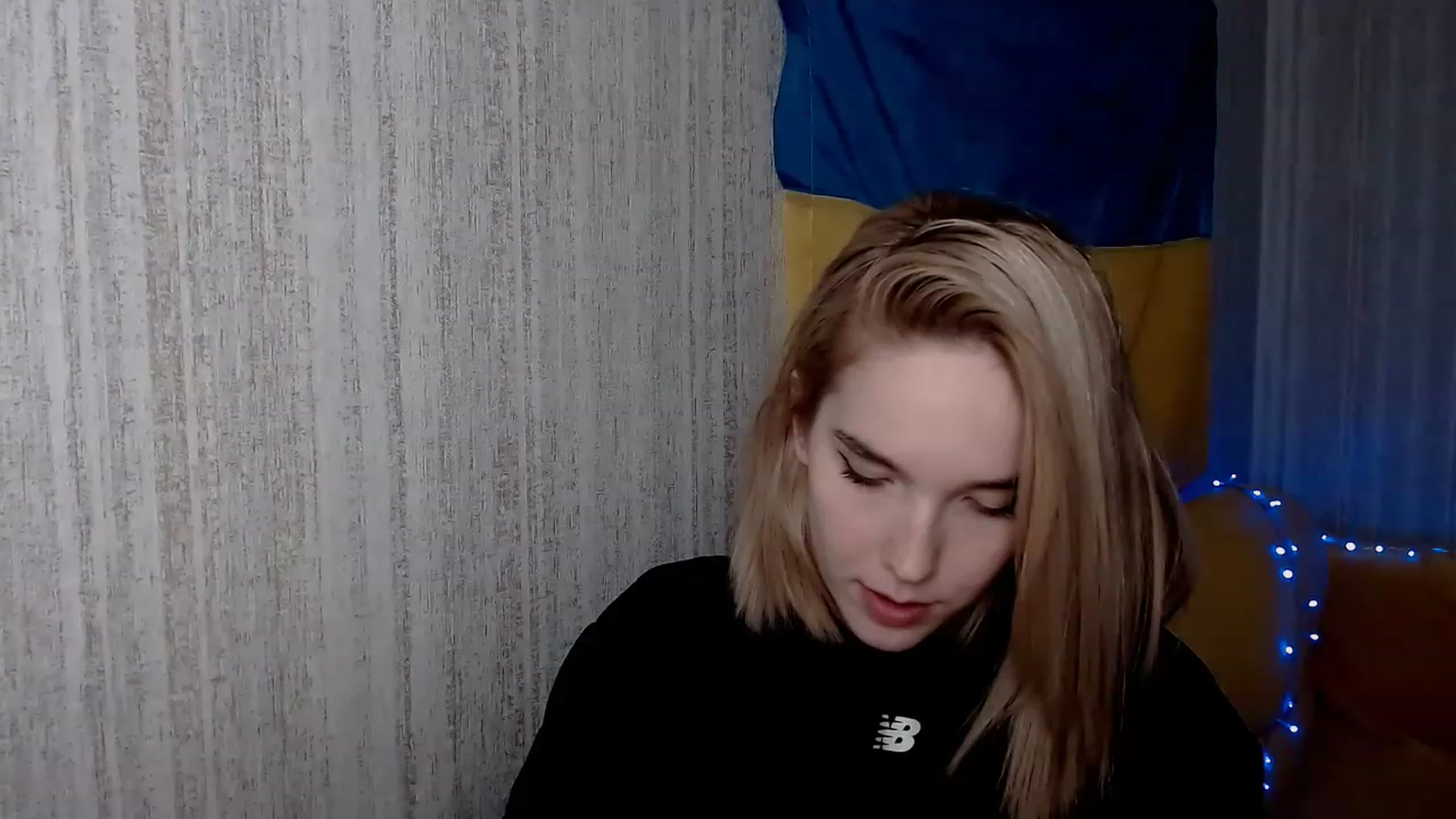Gallery image thumbnail from EvaRockStar's myfreecams stream on, 12/10/2022, 19:07 image 4 of 20