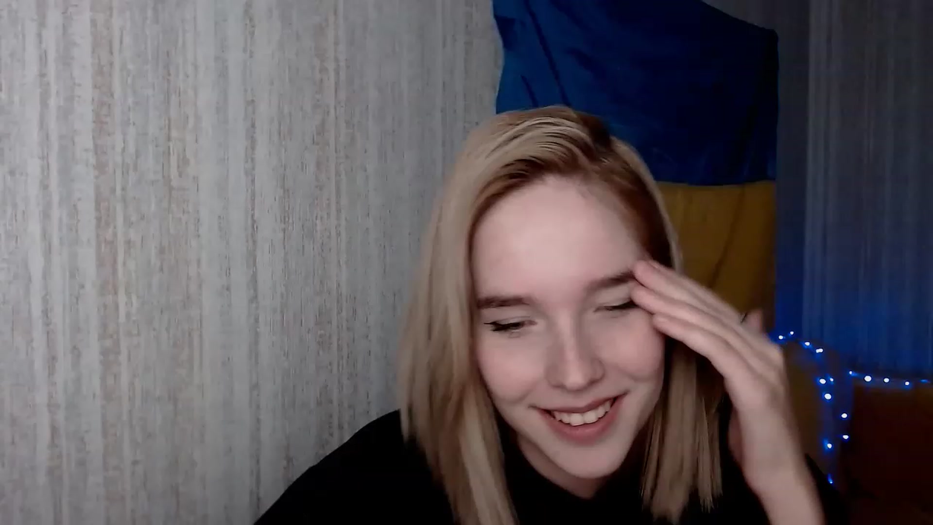 Gallery image thumbnail from EvaRockStar's myfreecams stream on, 12/10/2022, 19:07 image 15 of 20