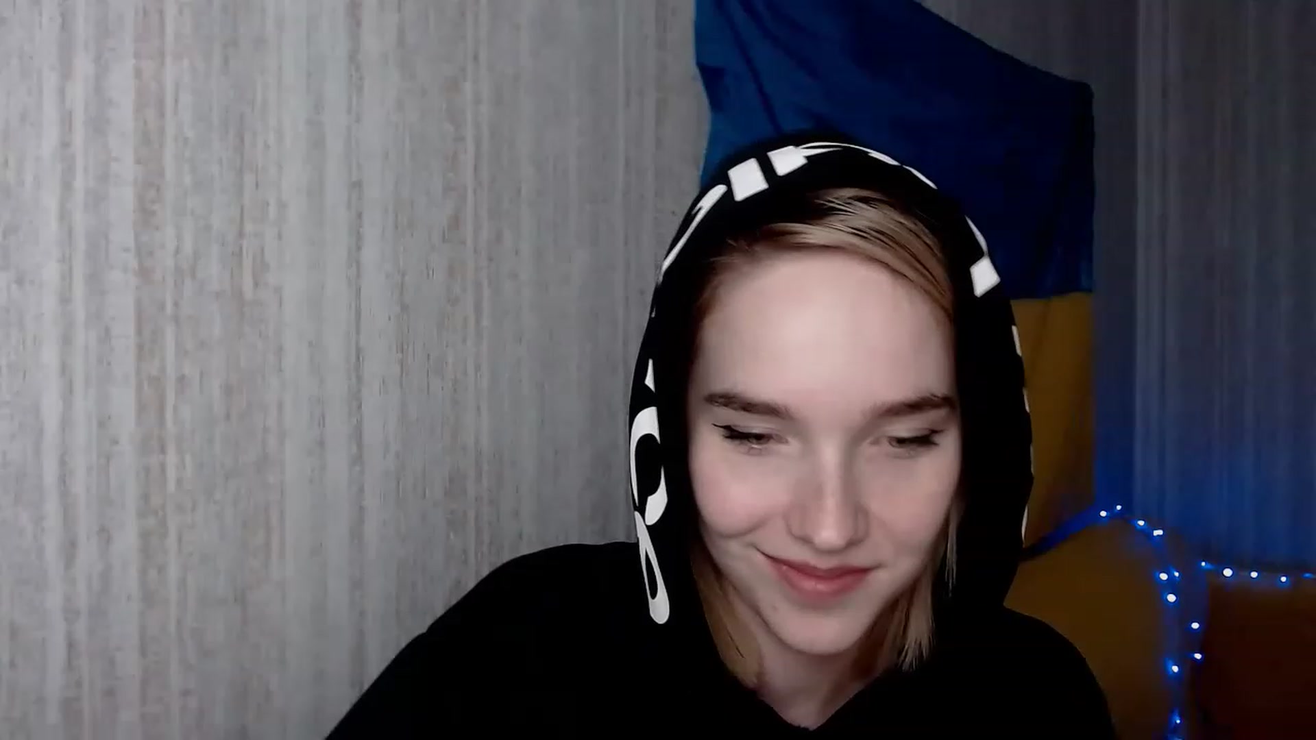 Gallery image thumbnail from EvaRockStar's myfreecams stream on, 12/10/2022, 19:07 image 10 of 20