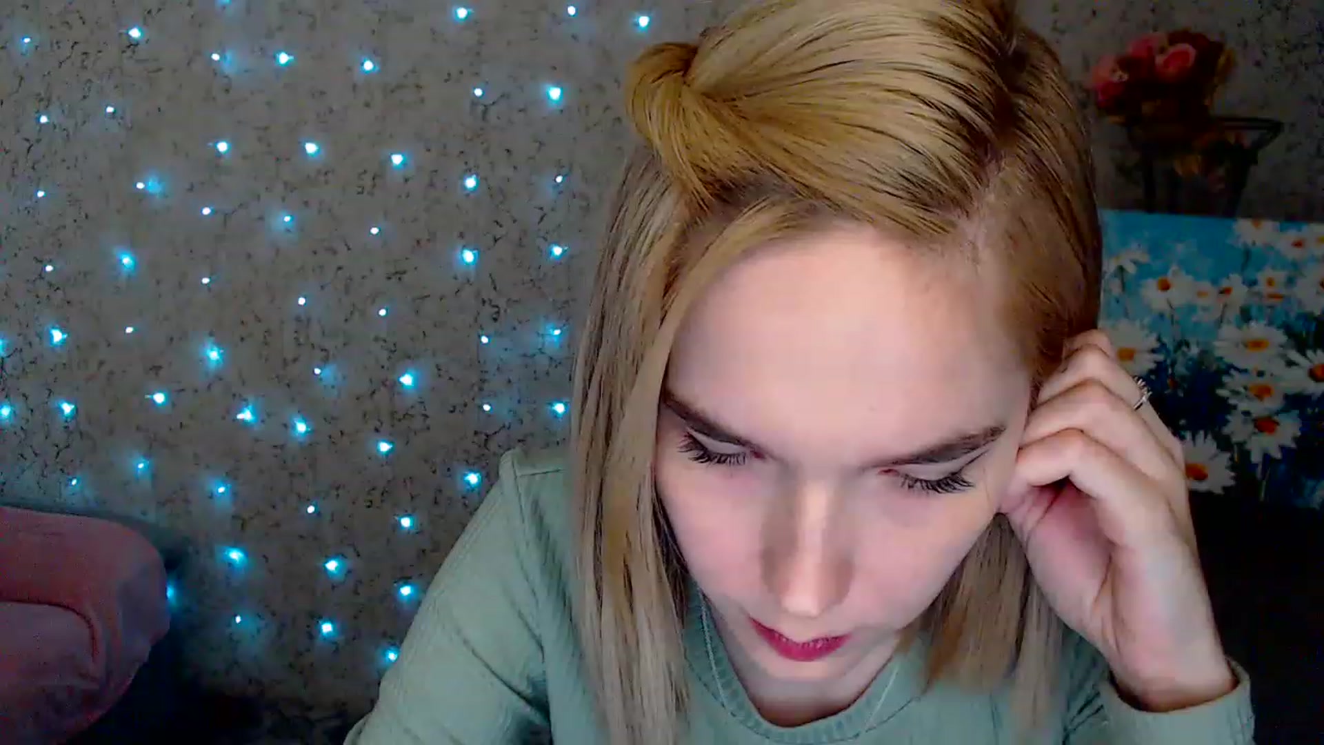 Gallery image thumbnail from EvaRockStar's myfreecams stream on, 12/15/2022, 14:56 image 11 of 20