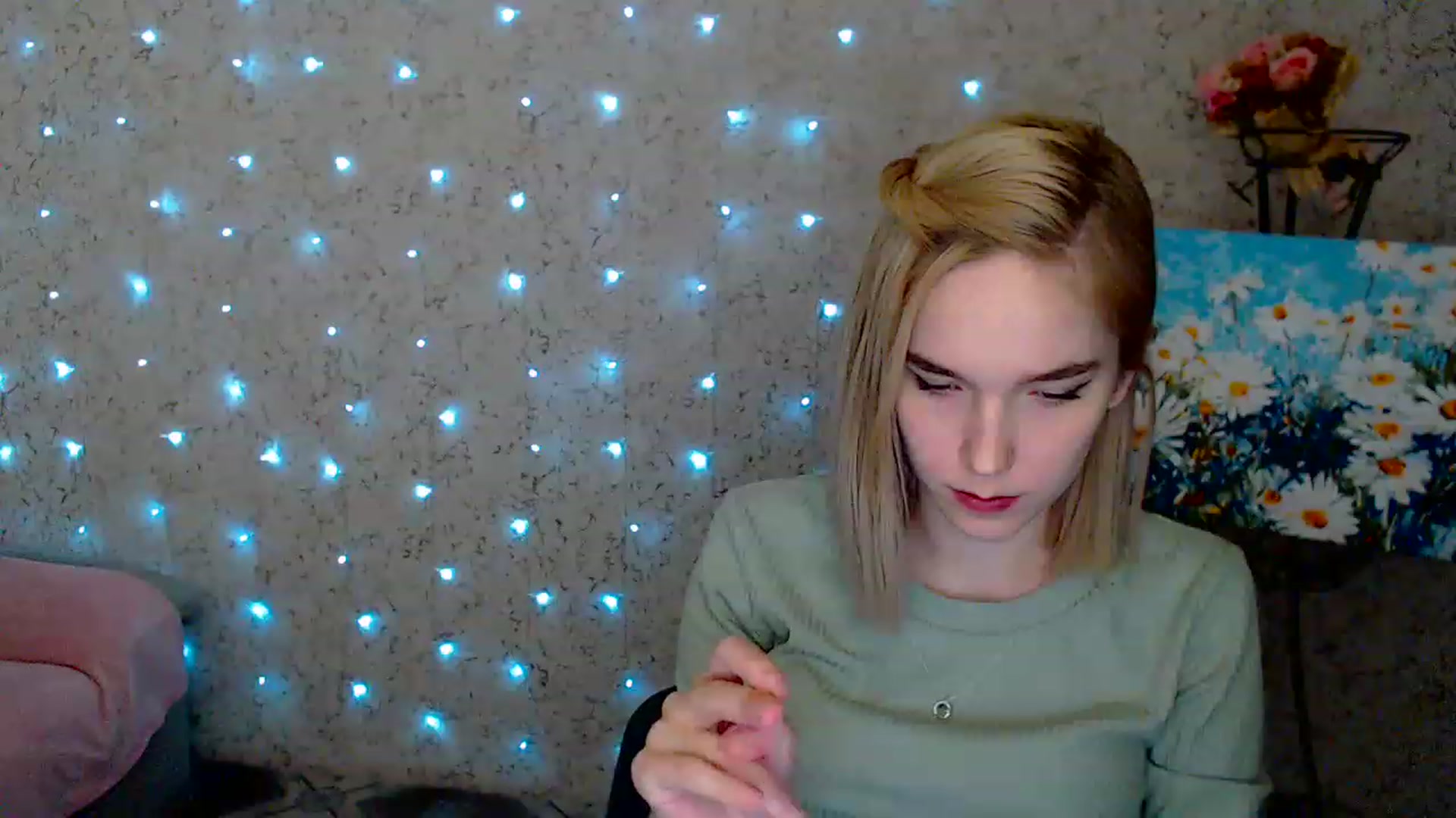 Gallery image thumbnail from EvaRockStar's myfreecams stream on, 12/15/2022, 14:56 image 12 of 20