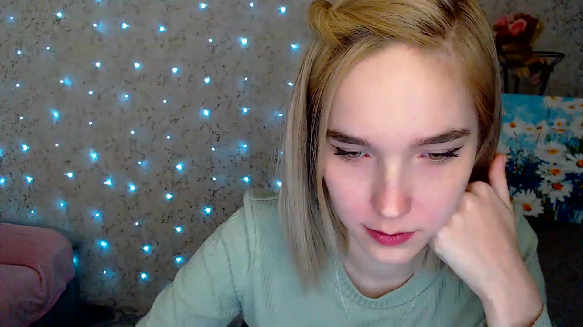 Gallery image thumbnail from EvaRockStar's myfreecams stream on, 12/15/2022, 14:56 image 14 of 20