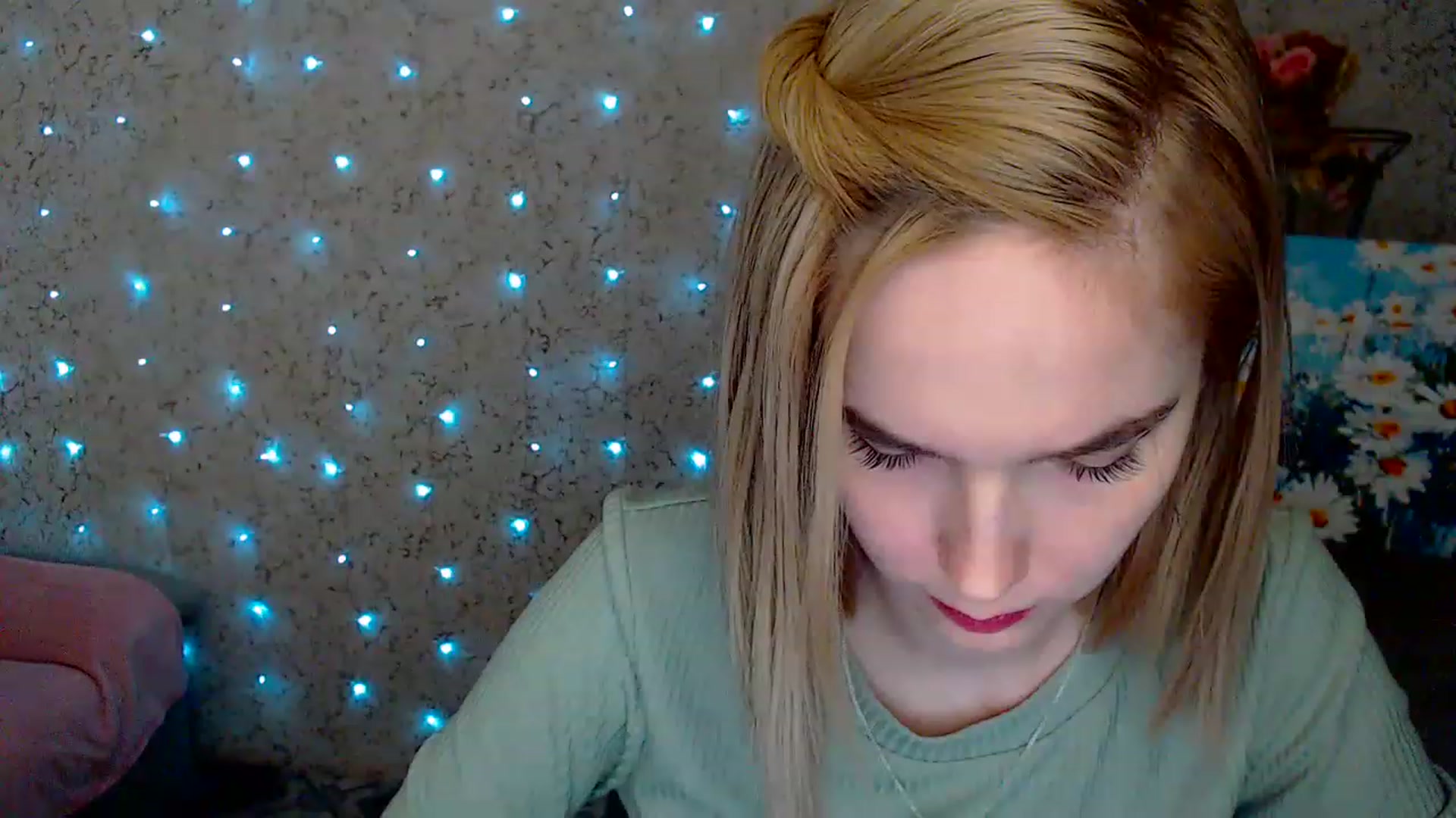 Gallery image thumbnail from EvaRockStar's myfreecams stream on, 12/15/2022, 14:56 image 10 of 20