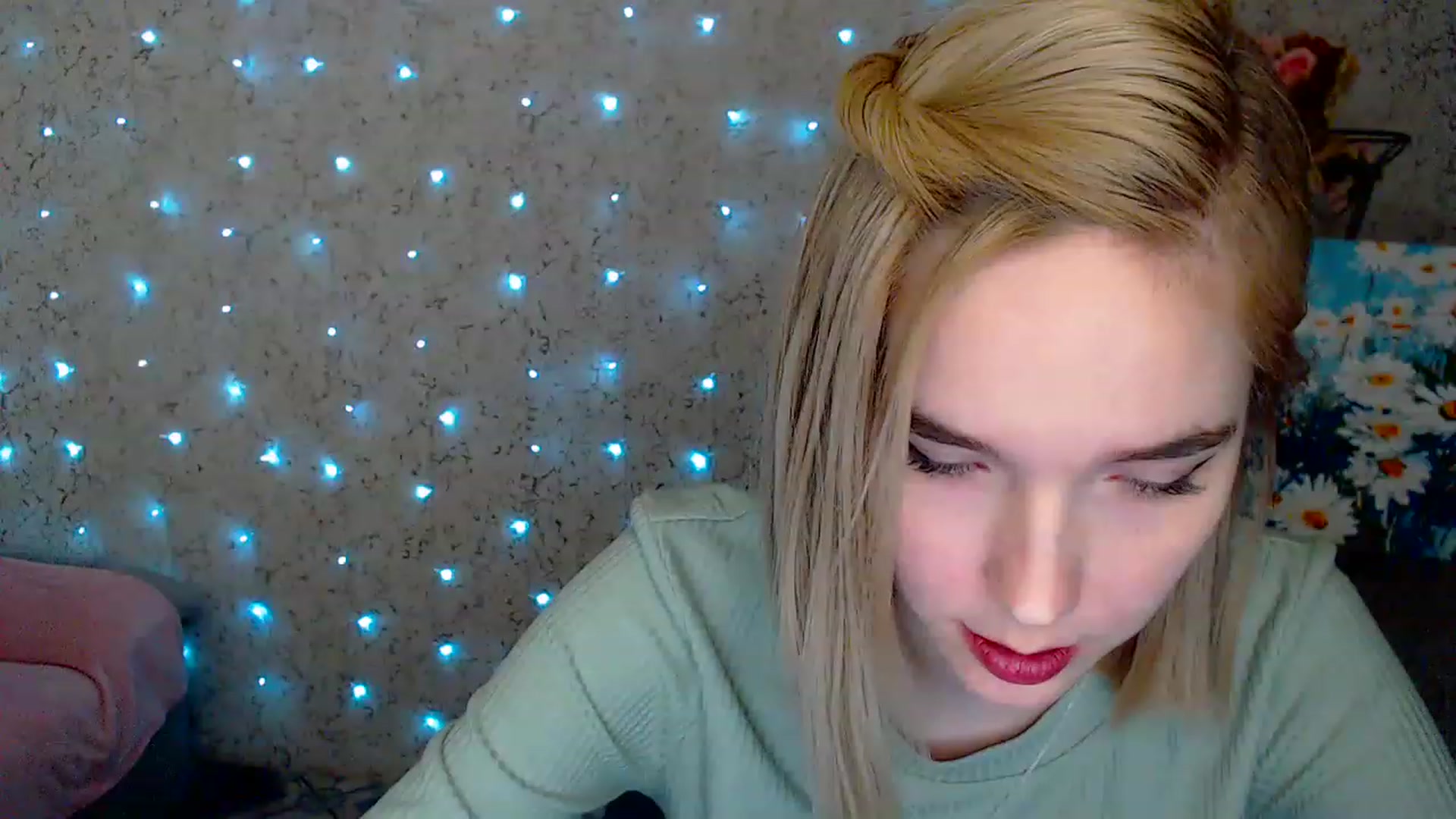 Gallery image thumbnail from EvaRockStar's myfreecams stream on, 12/15/2022, 14:56 image 13 of 20