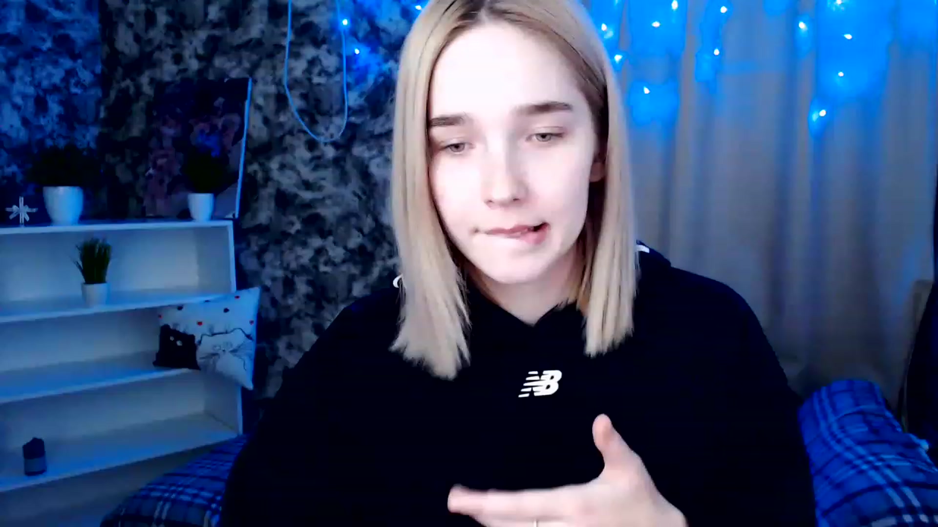 Gallery image thumbnail from EvaRockStar's myfreecams stream on, 12/26/2022, 18:42 image 5 of 20