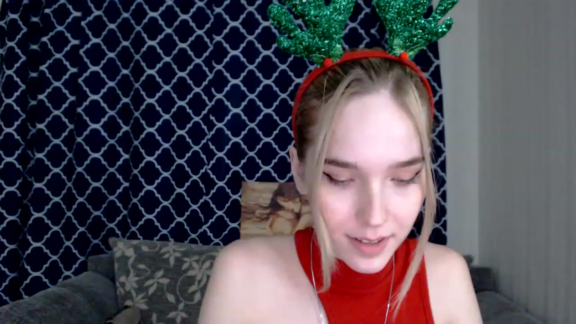 Gallery image thumbnail from EvaRockStar's myfreecams stream on, 01/03/2023, 18:38 image 6 of 20