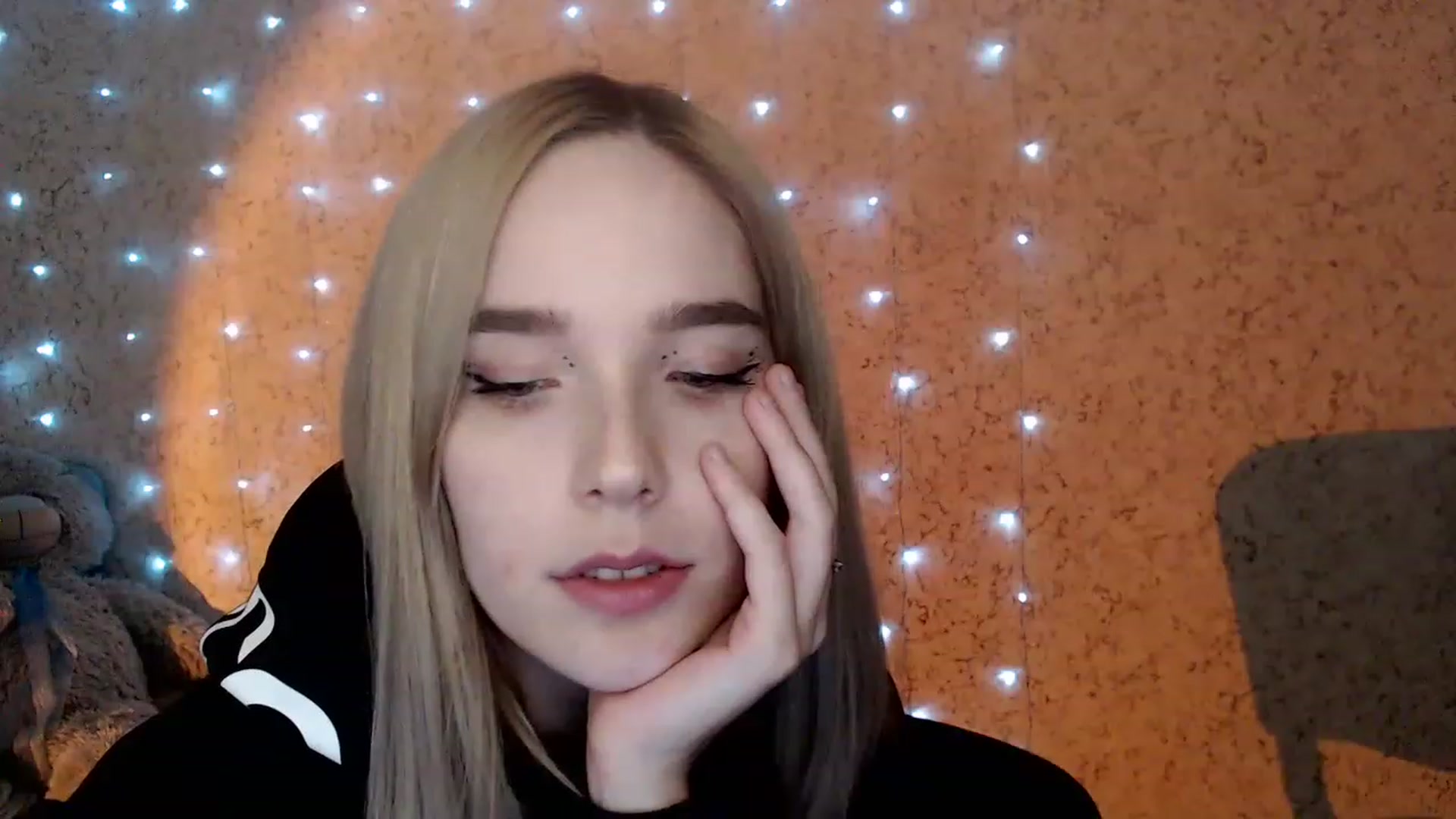 Gallery image thumbnail from EvaRockStar's myfreecams stream on, 01/04/2023, 20:58 image 15 of 20