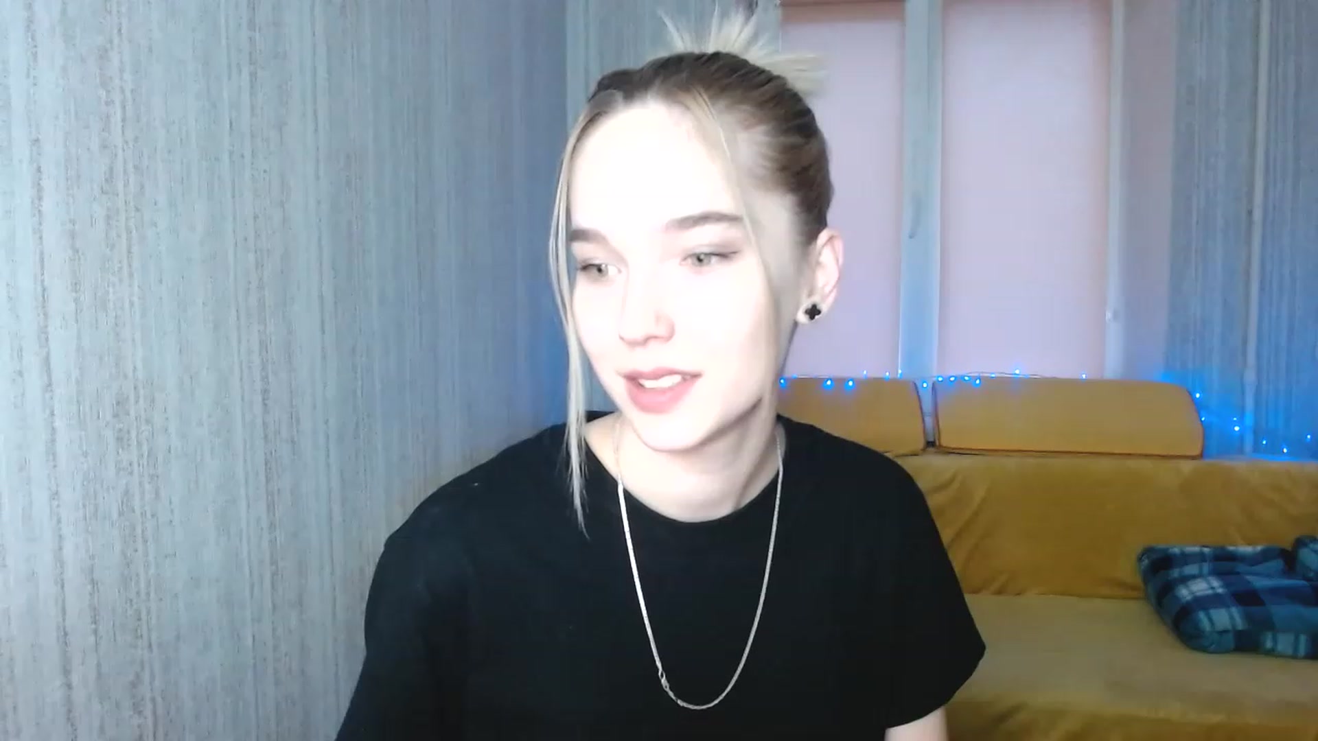 Gallery image thumbnail from EvaRockStar's myfreecams stream on, 01/13/2023, 14:22 image 15 of 20