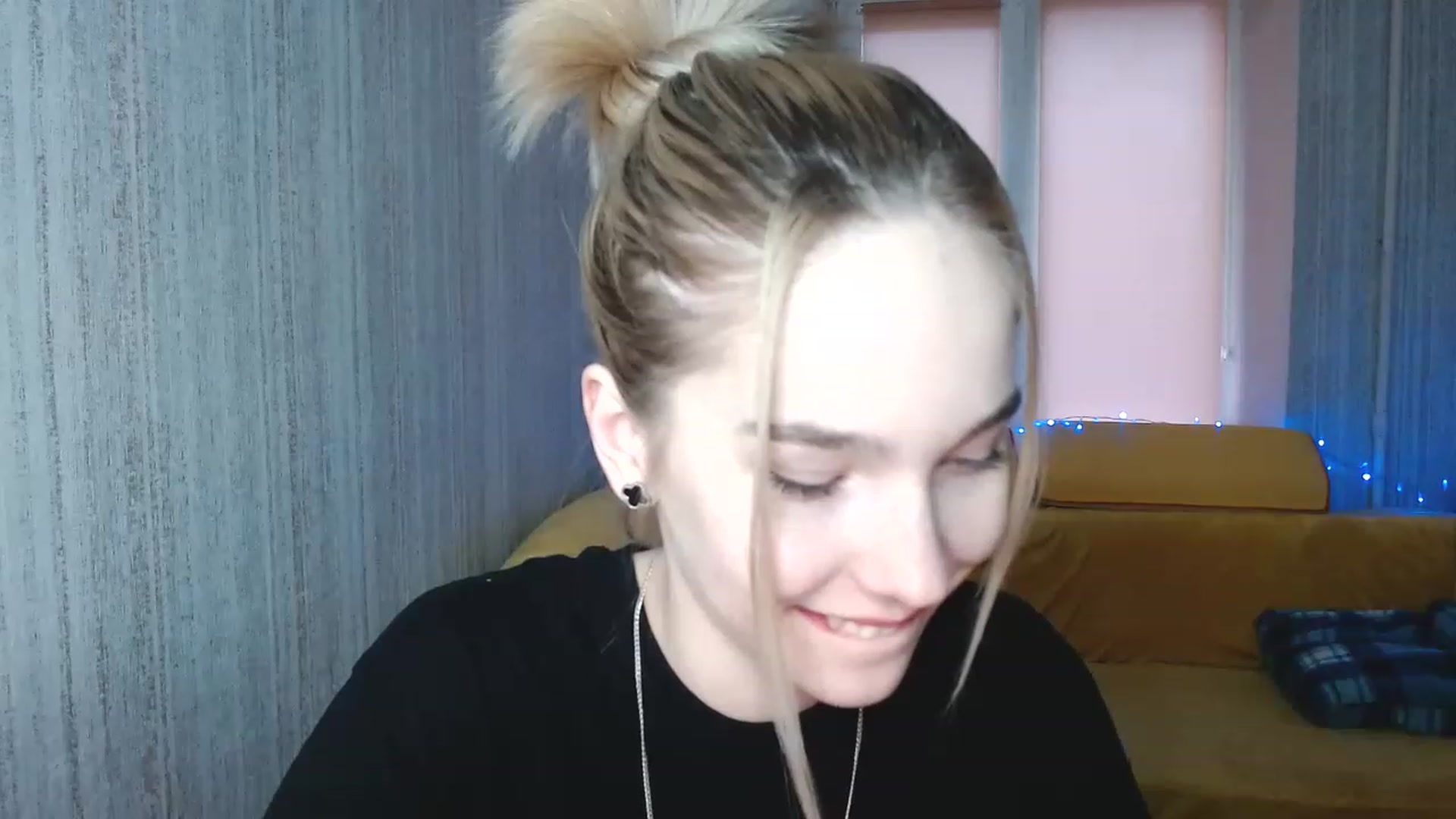 Gallery image thumbnail from EvaRockStar's myfreecams stream on, 01/13/2023, 14:22 image 5 of 20