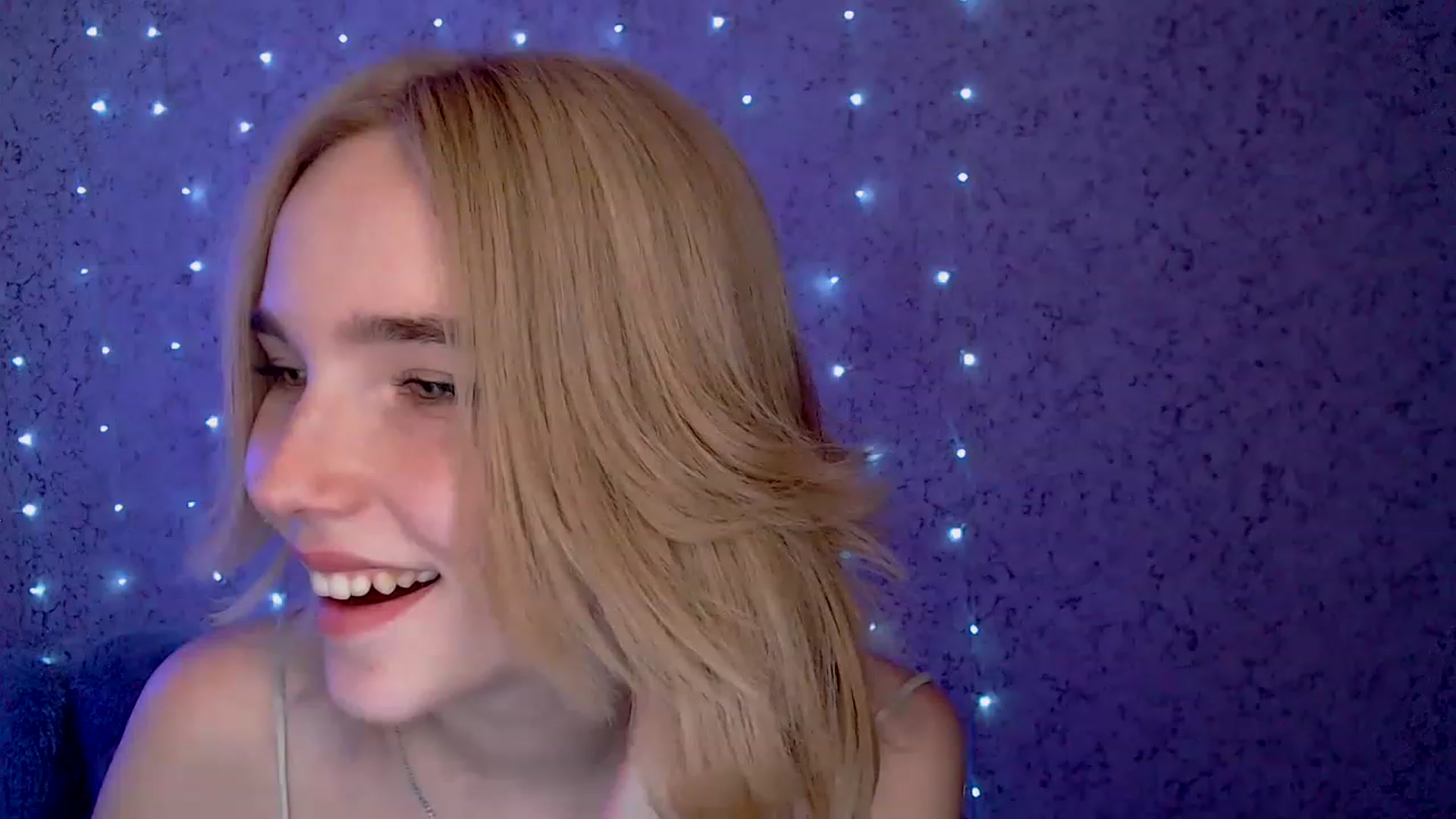 Gallery image thumbnail from EvaRockStar's myfreecams stream on, 01/17/2023, 16:43 image 7 of 20