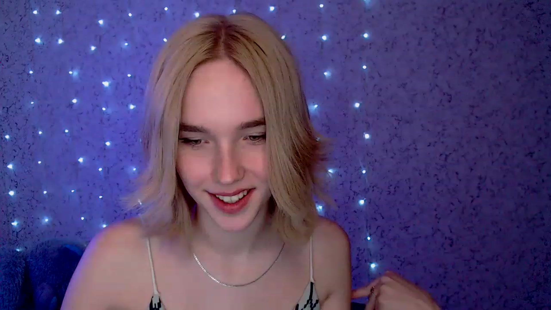 Gallery image thumbnail from EvaRockStar's myfreecams stream on, 01/17/2023, 16:57 image 4 of 20