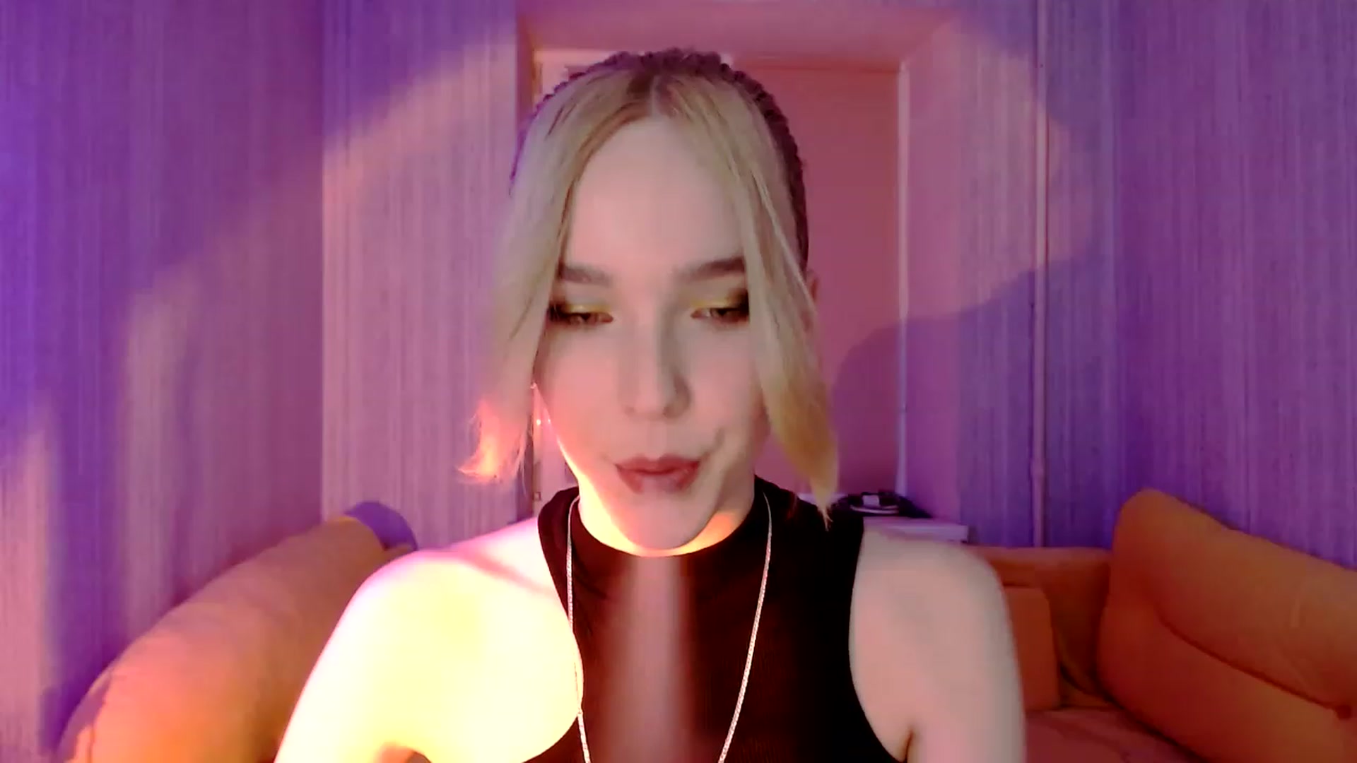 Gallery image thumbnail from EvaRockStar's myfreecams stream on, 01/19/2023, 16:19 image 8 of 20