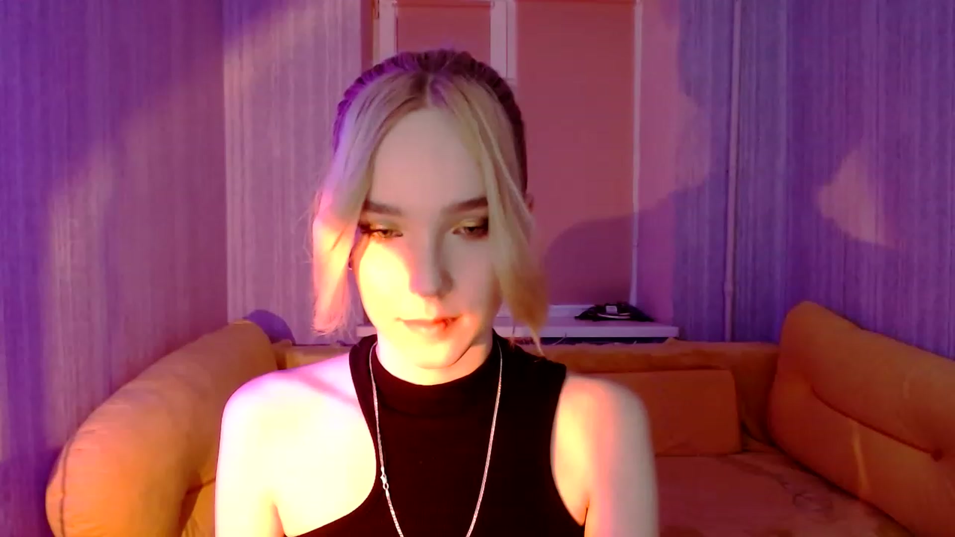 Gallery image thumbnail from EvaRockStar's myfreecams stream on, 01/19/2023, 16:19 image 4 of 20