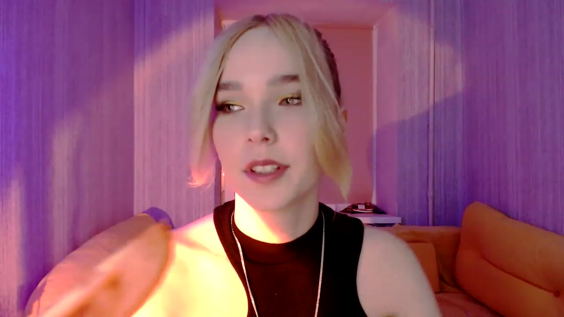 Gallery image thumbnail from EvaRockStar's myfreecams stream on, 01/19/2023, 16:19 image 9 of 20