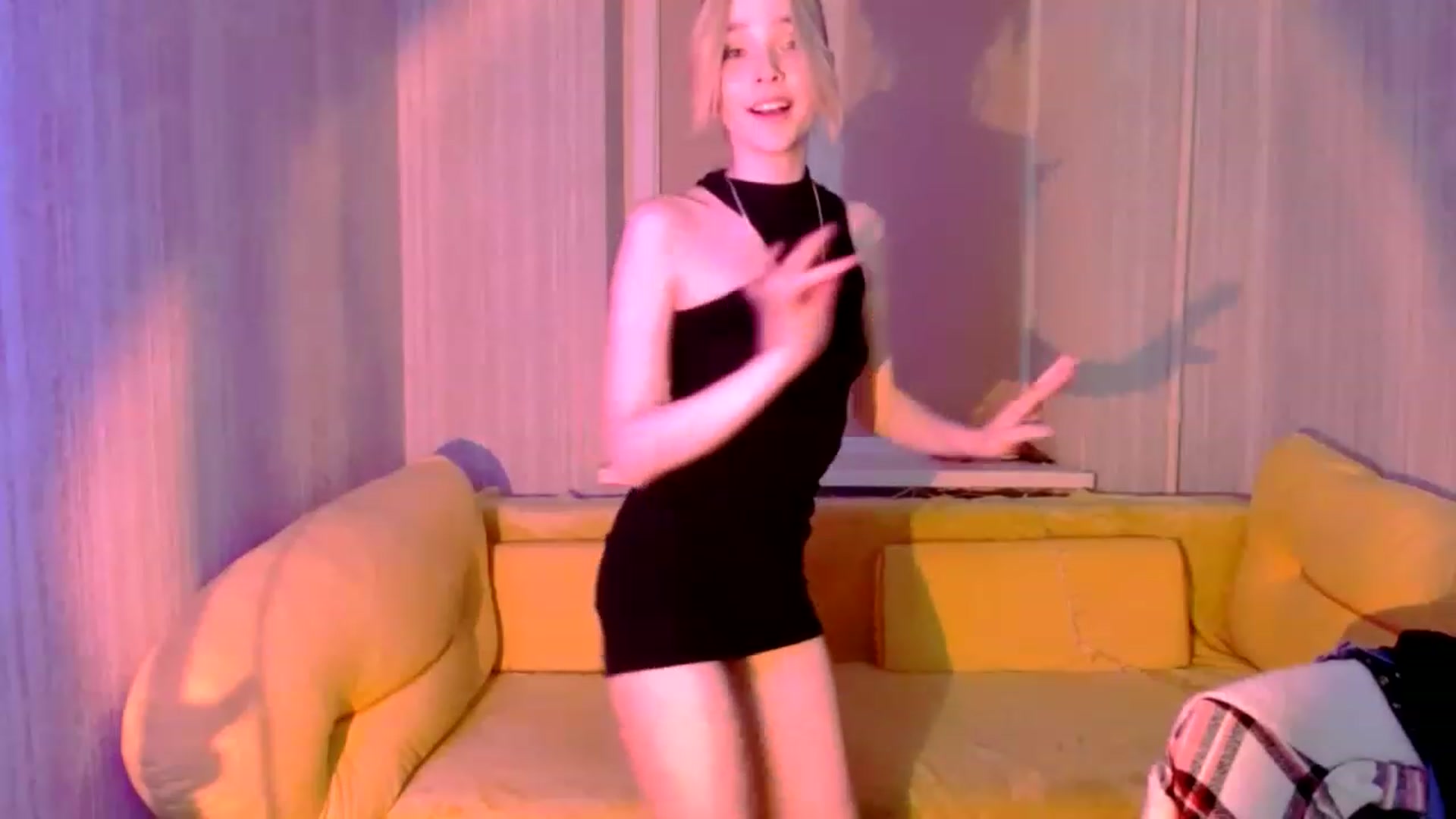 Gallery image thumbnail from EvaRockStar's myfreecams stream on, 01/19/2023, 16:19 image 16 of 20