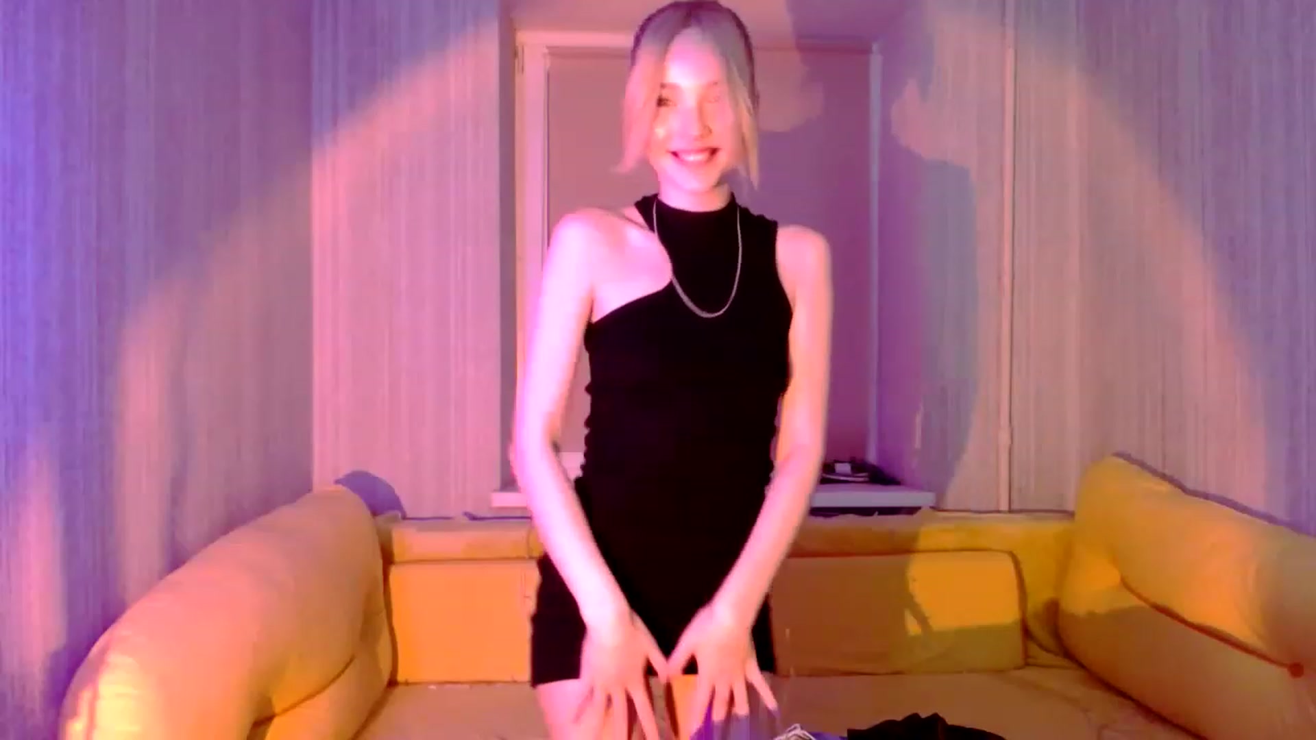 Gallery image thumbnail from EvaRockStar's myfreecams stream on, 01/19/2023, 16:19 image 12 of 20