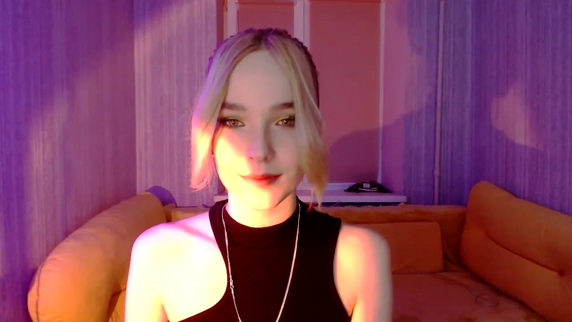 Gallery image thumbnail from EvaRockStar's myfreecams stream on, 01/19/2023, 16:19 image 3 of 20
