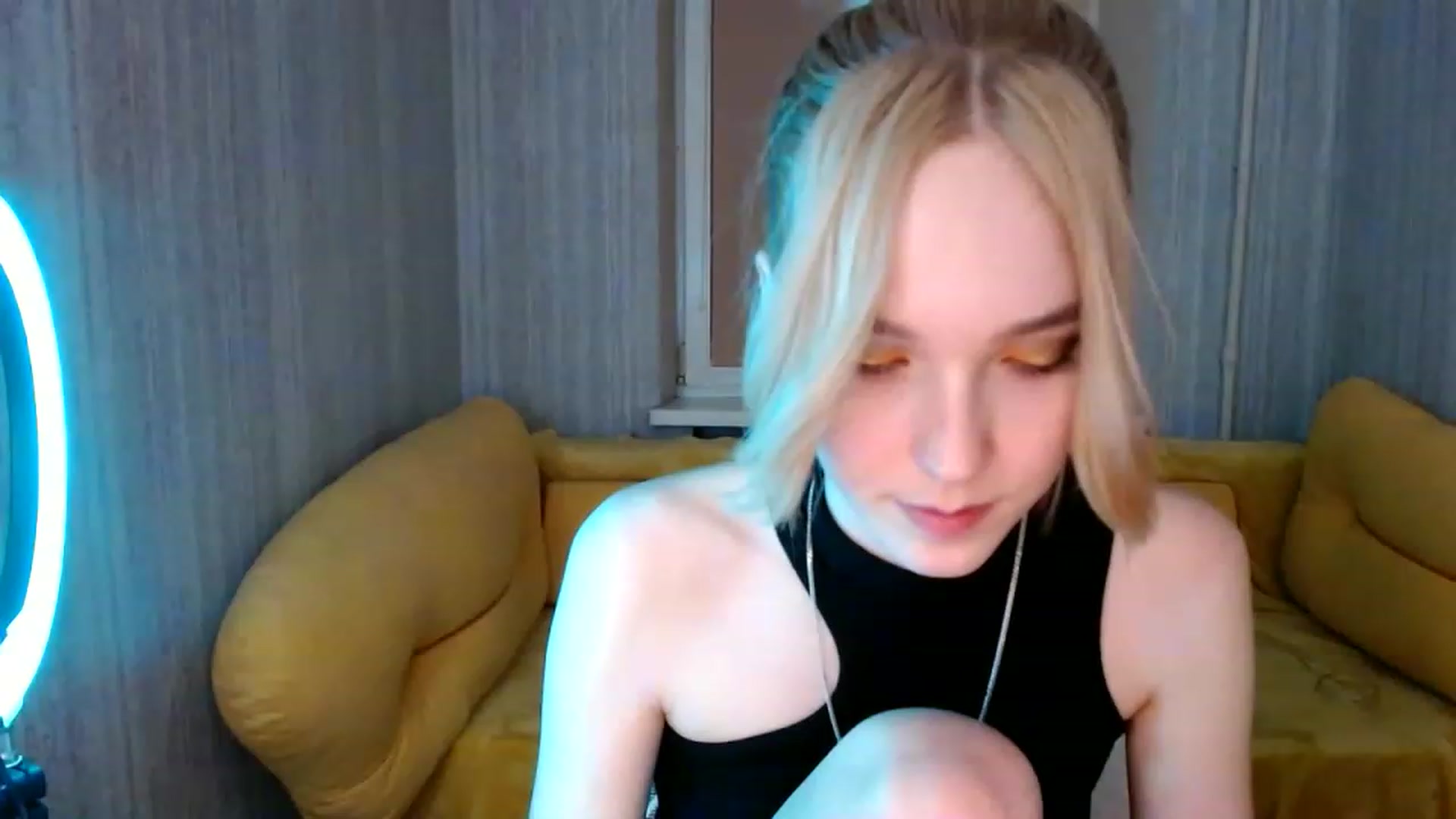 Gallery image thumbnail from EvaRockStar's myfreecams stream on, 01/19/2023, 18:59 image 14 of 20