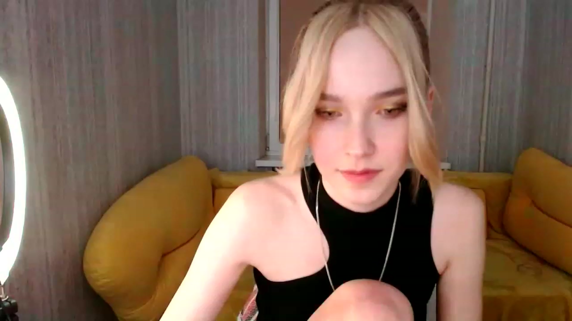 Gallery image thumbnail from EvaRockStar's myfreecams stream on, 01/19/2023, 18:59 image 12 of 20