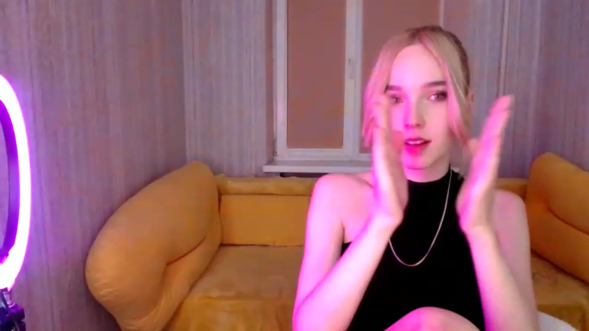 Gallery image thumbnail from EvaRockStar's myfreecams stream on, 01/19/2023, 18:59 image 5 of 20