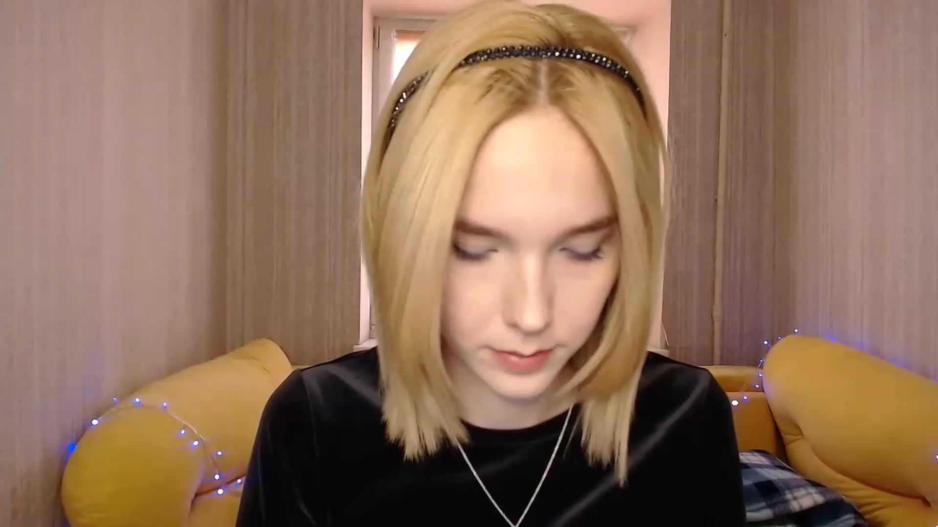 Gallery image thumbnail from EvaRockStar's myfreecams stream on, 02/02/2023, 11:39 image 19 of 20