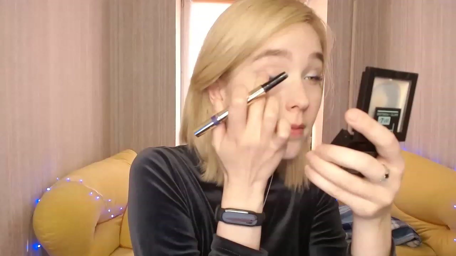 Gallery image thumbnail from EvaRockStar's myfreecams stream on, 02/02/2023, 11:39 image 16 of 20
