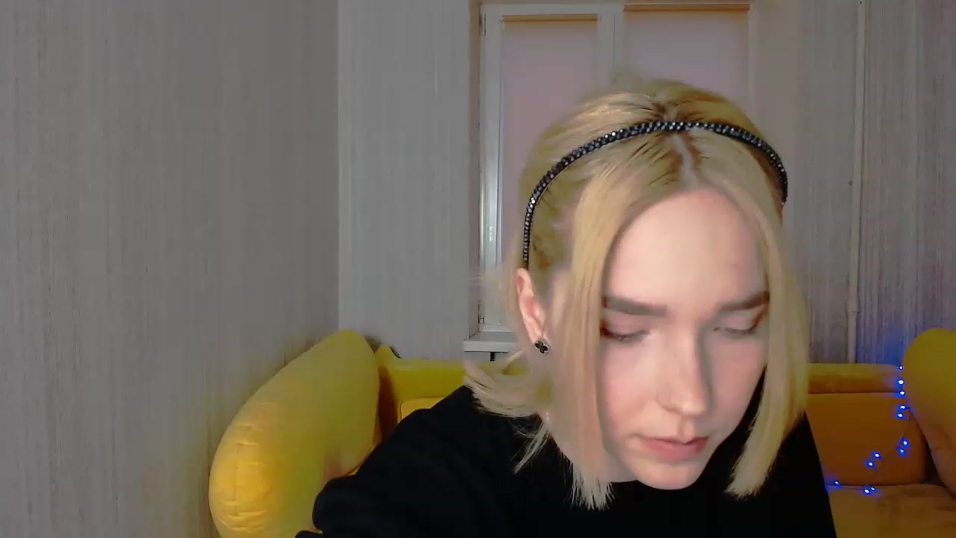 Gallery image thumbnail from EvaRockStar's myfreecams stream on, 02/04/2023, 16:32 image 4 of 20