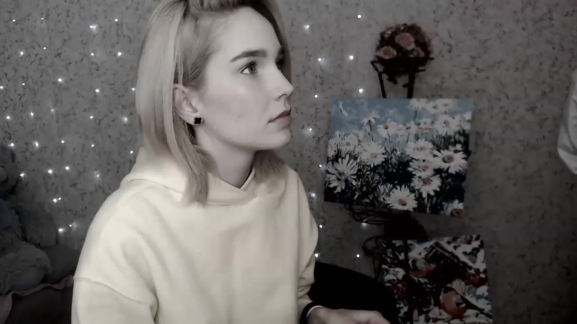 Gallery image thumbnail from EvaRockStar's myfreecams stream on, 02/12/2023, 13:20 image 4 of 20