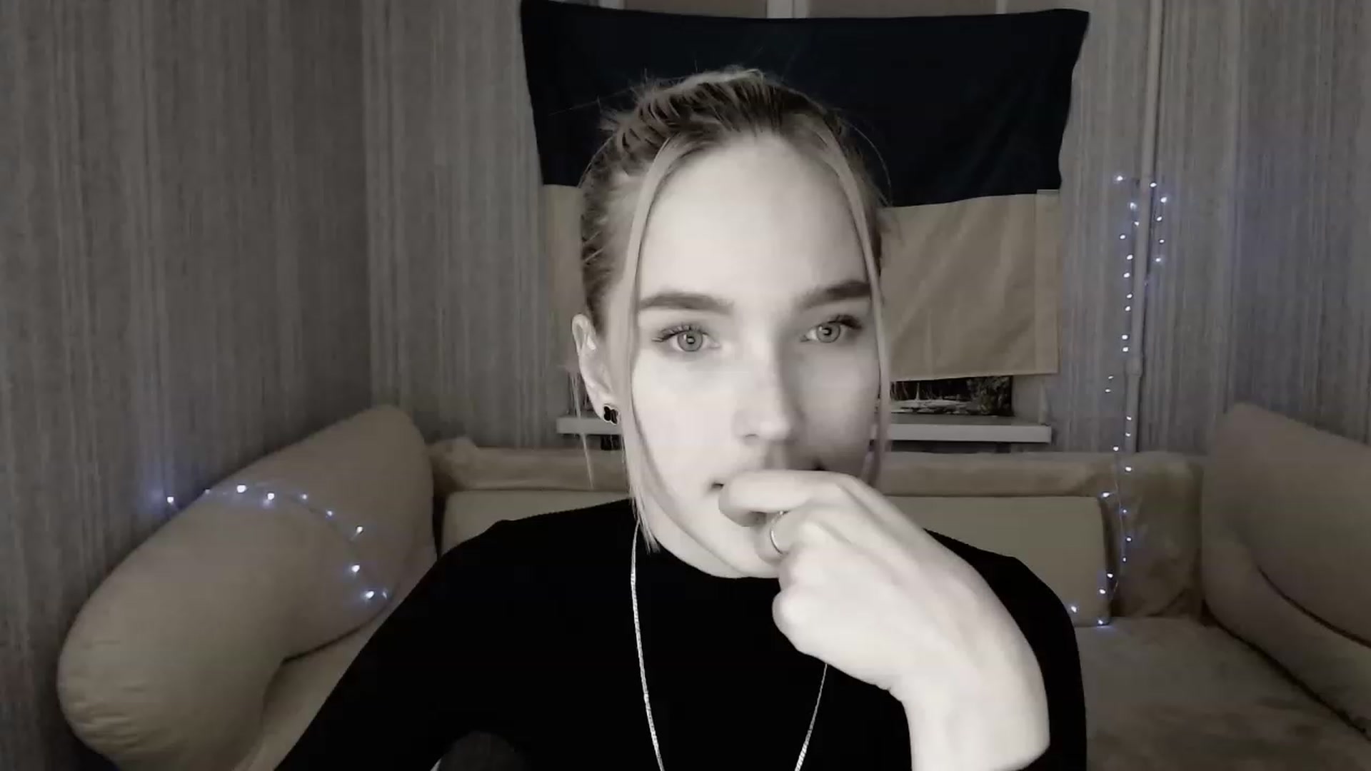 Gallery image thumbnail from EvaRockStar's myfreecams stream on, 03/13/2023, 17:14 image 7 of 20