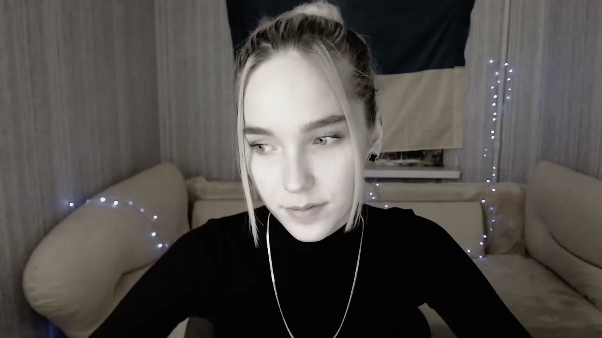 Gallery image thumbnail from EvaRockStar's myfreecams stream on, 03/13/2023, 17:14 image 16 of 20