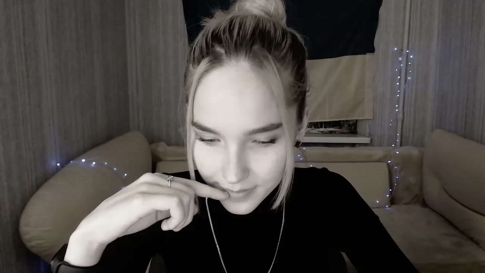 Gallery image thumbnail from EvaRockStar's myfreecams stream on, 03/13/2023, 17:14 image 12 of 20