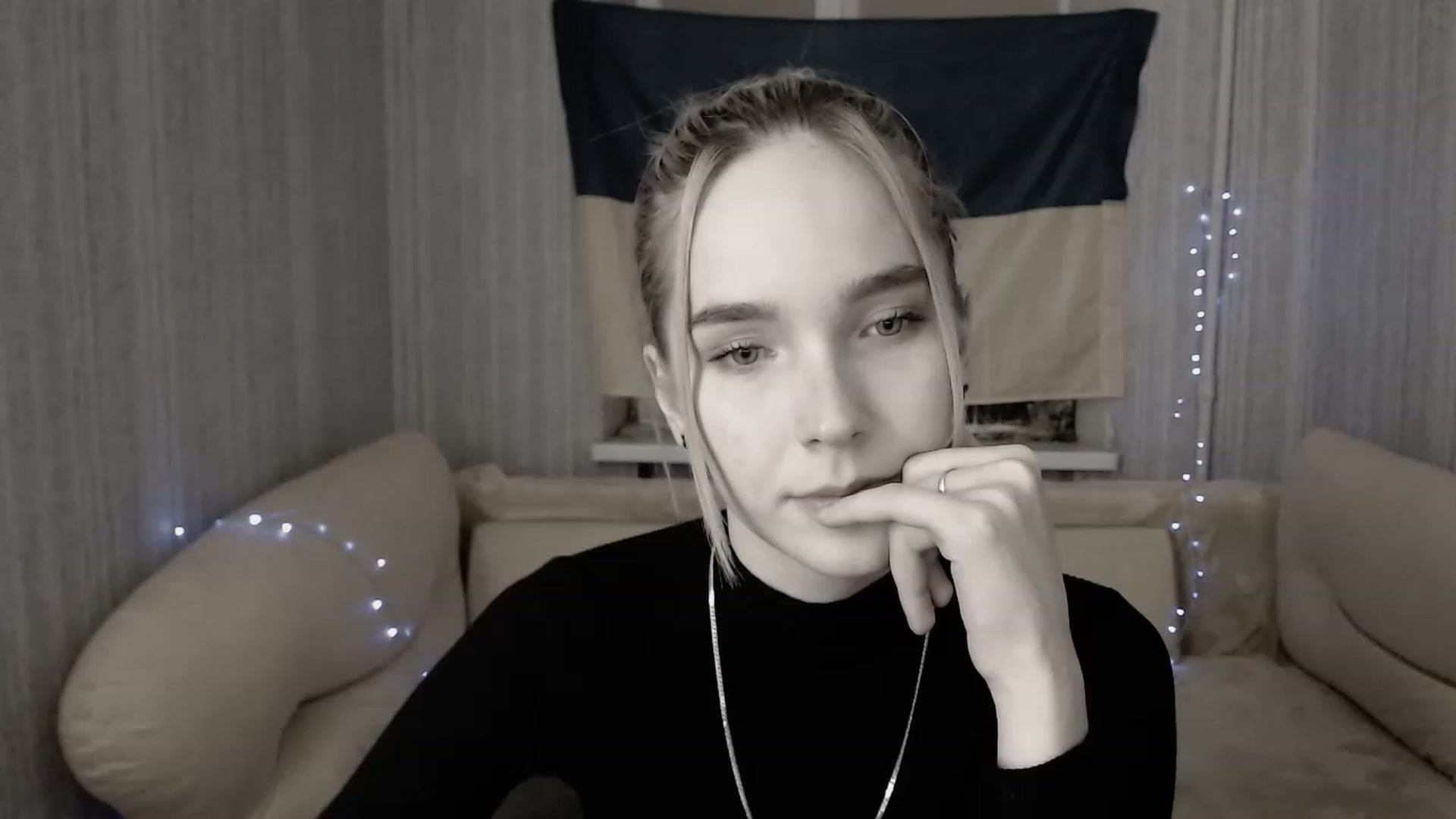 Gallery image thumbnail from EvaRockStar's myfreecams stream on, 03/13/2023, 17:14 image 4 of 20