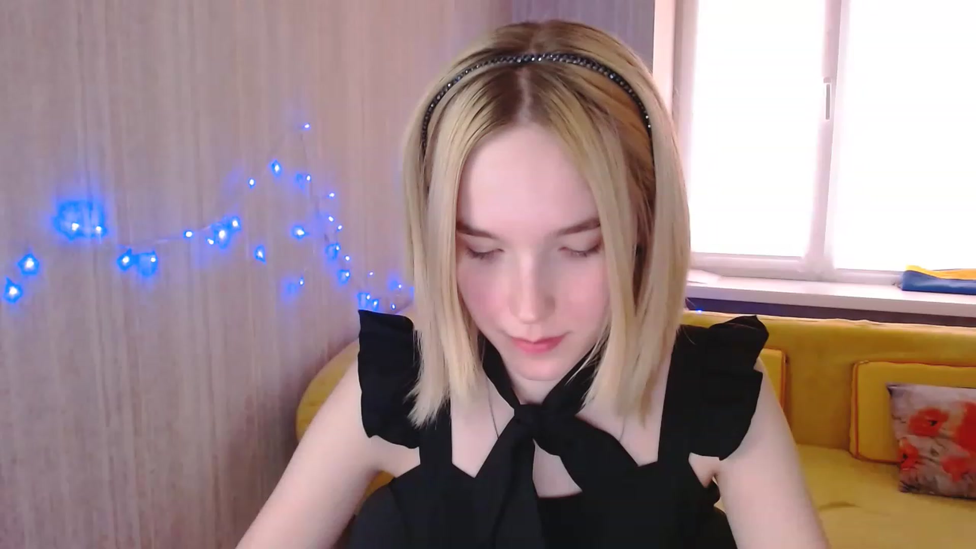 Gallery image thumbnail from EvaRockStar's myfreecams stream on, 03/23/2023, 14:38 image 7 of 20