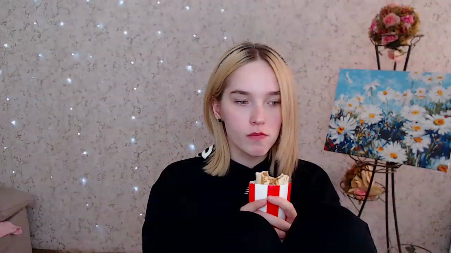 Gallery image thumbnail from EvaRockStar's myfreecams stream on, 03/25/2023, 11:52 image 9 of 20
