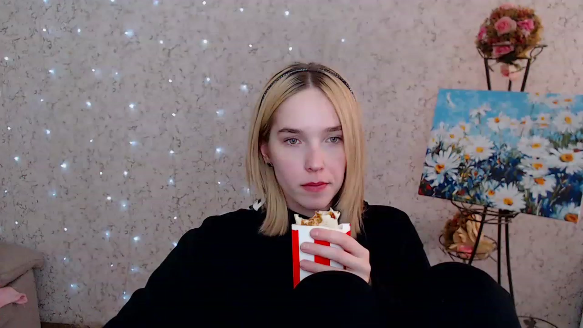Gallery image thumbnail from EvaRockStar's myfreecams stream on, 03/25/2023, 11:52 image 10 of 20