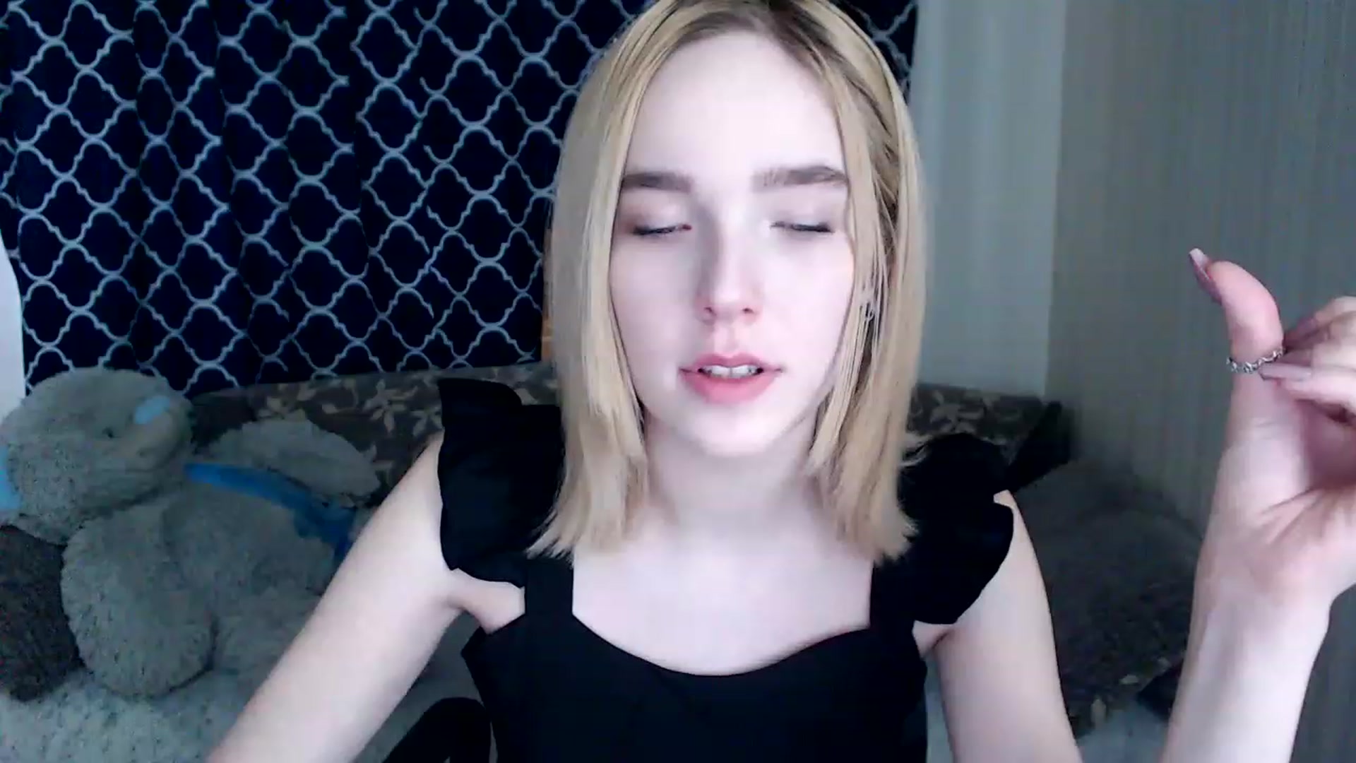 Gallery image thumbnail from EvaRockStar's myfreecams stream on, 03/29/2023, 11:27 image 5 of 20