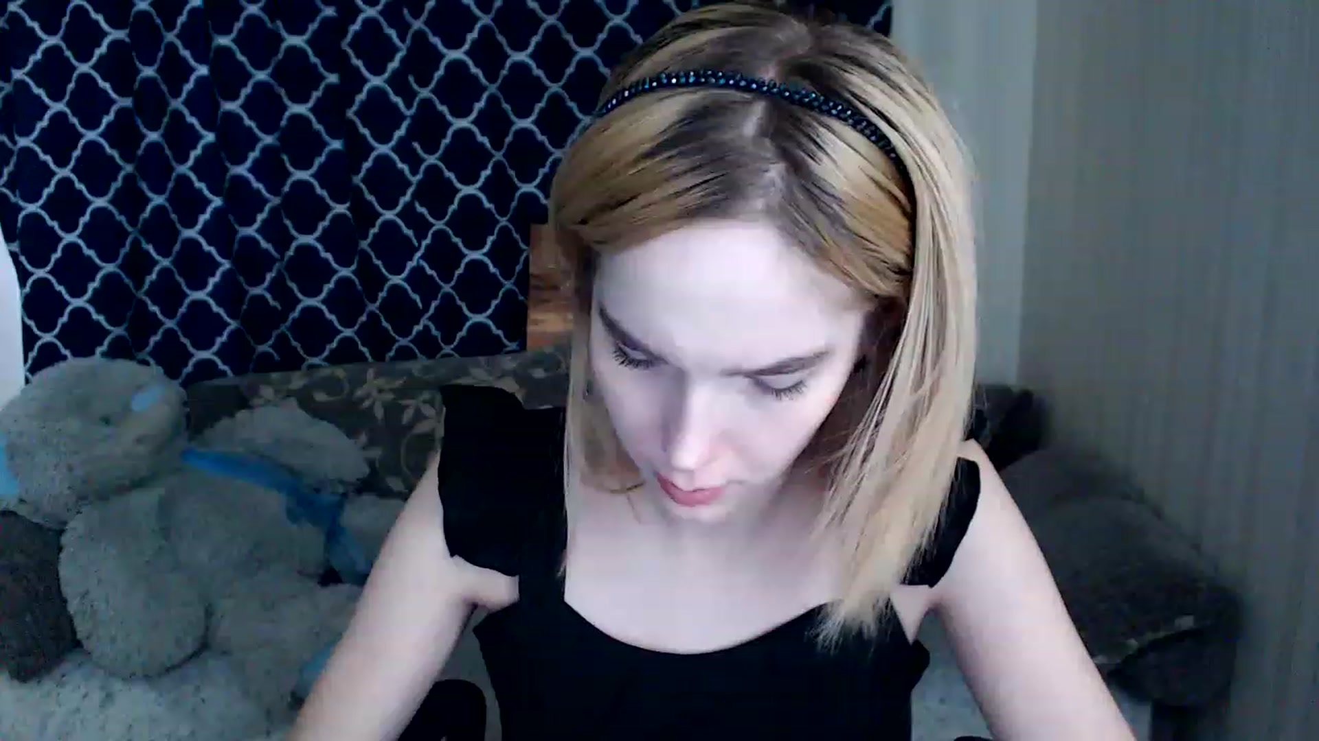 Gallery image thumbnail from EvaRockStar's myfreecams stream on, 03/29/2023, 11:27 image 10 of 20