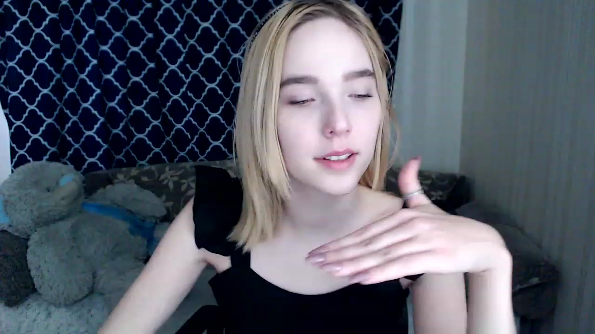 Gallery image thumbnail from EvaRockStar's myfreecams stream on, 03/29/2023, 11:27 image 8 of 20