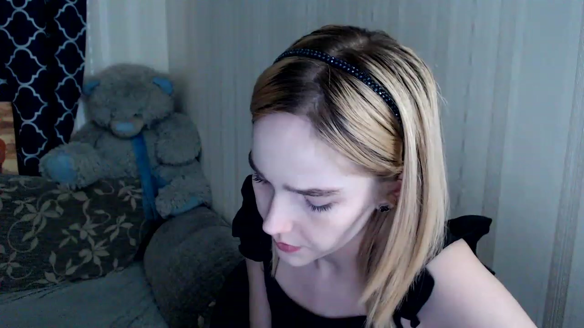 Gallery image thumbnail from EvaRockStar's myfreecams stream on, 03/29/2023, 11:27 image 15 of 20