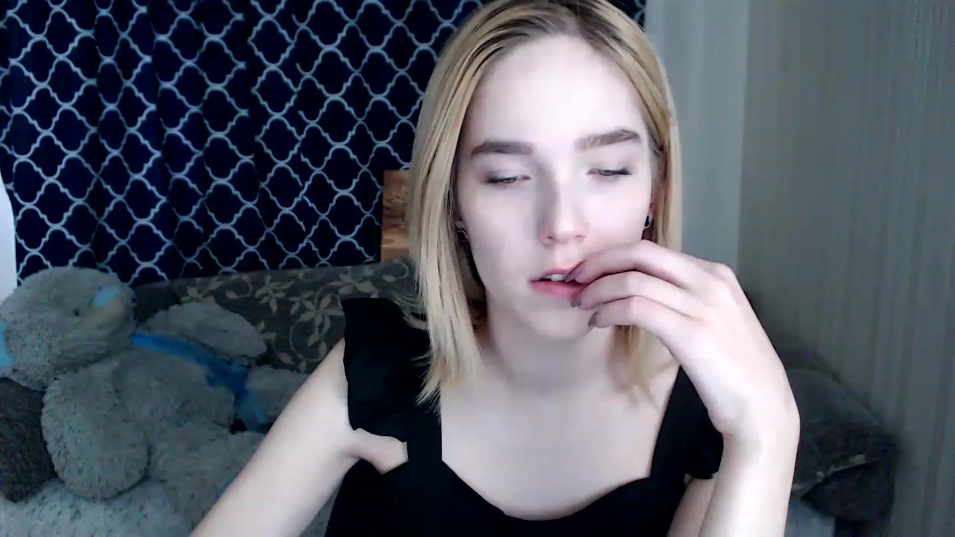 Gallery image thumbnail from EvaRockStar's myfreecams stream on, 03/29/2023, 11:27 image 2 of 20