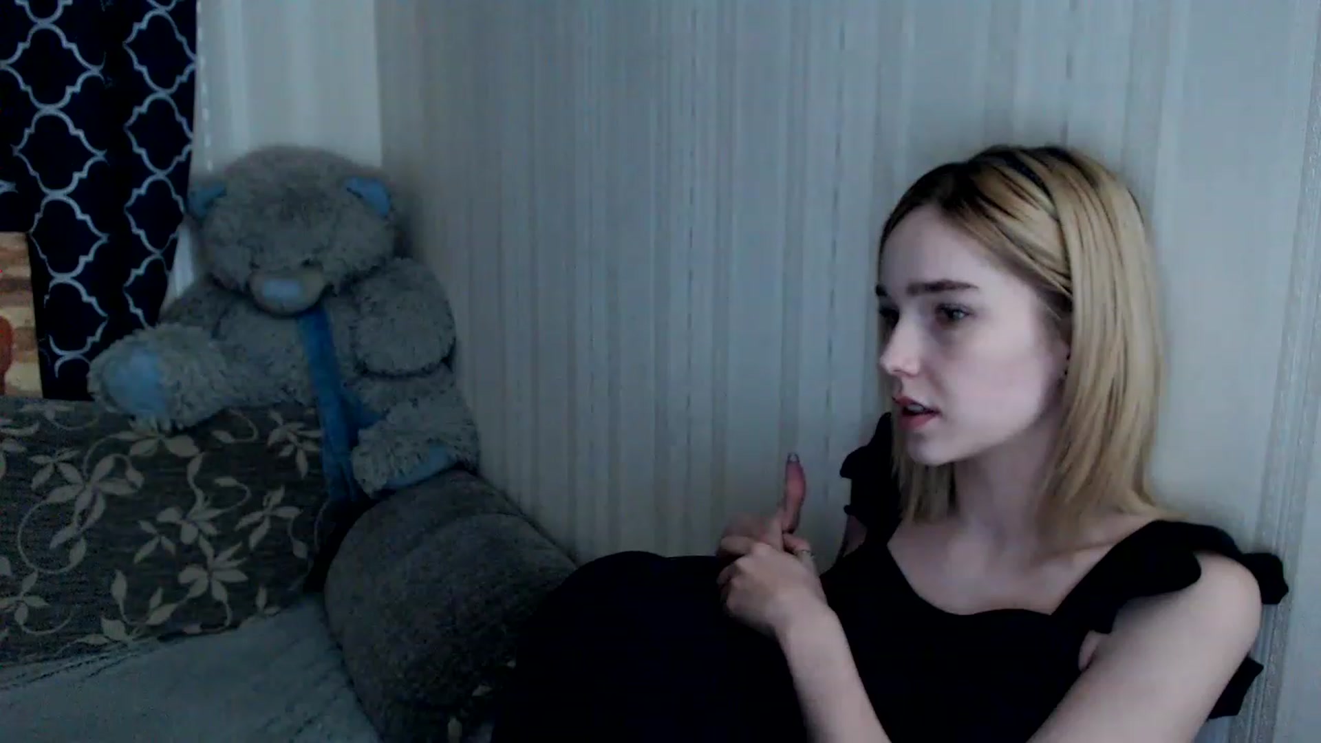 Gallery image thumbnail from EvaRockStar's myfreecams stream on, 03/29/2023, 11:27 image 18 of 20