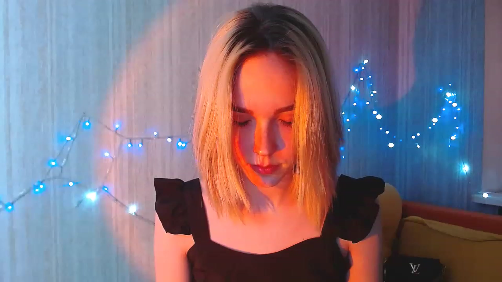 Gallery image thumbnail from EvaRockStar's myfreecams stream on, 04/05/2023, 15:45 image 9 of 20