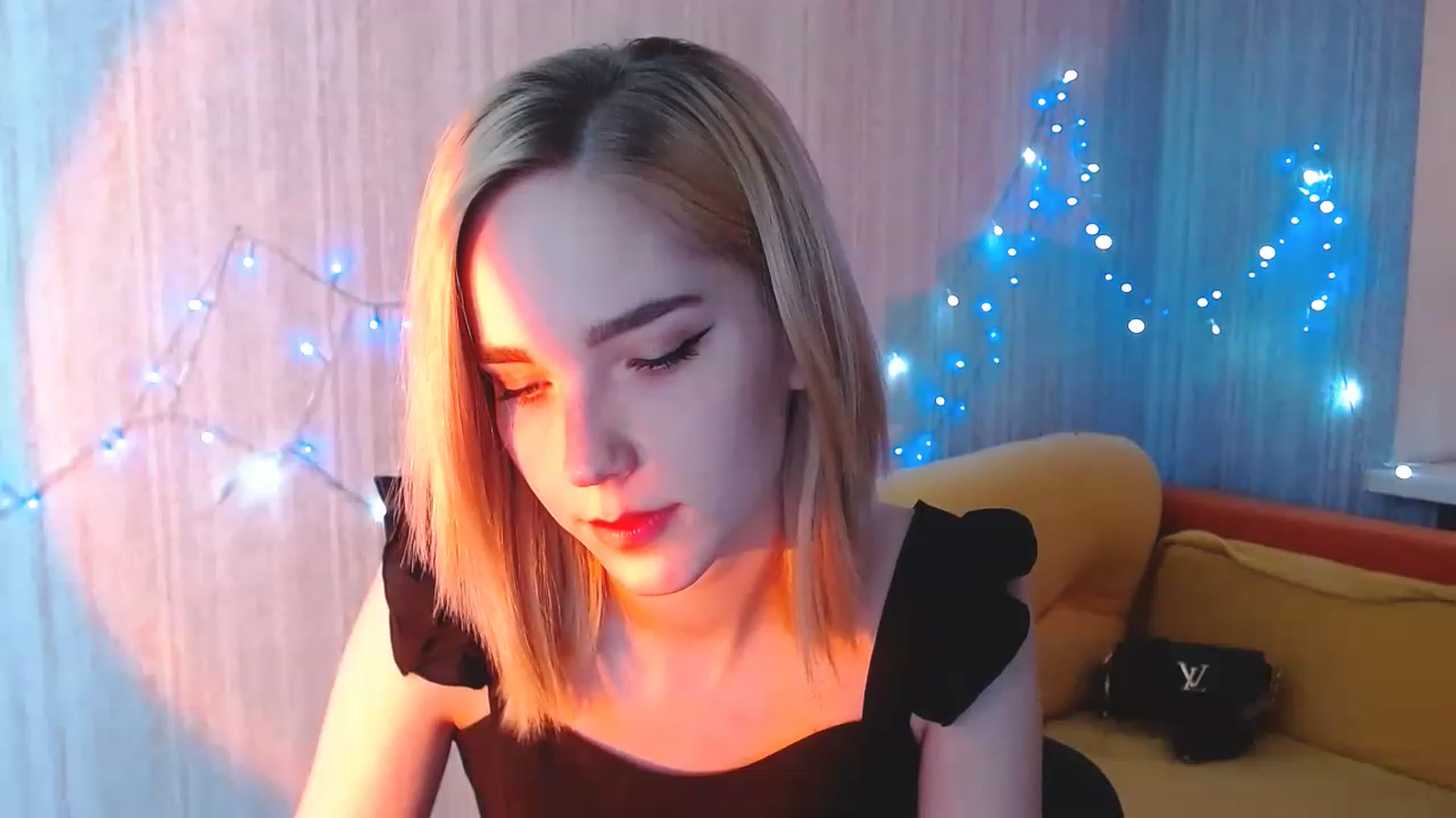 Gallery image thumbnail from EvaRockStar's myfreecams stream on, 04/05/2023, 15:45 image 7 of 20