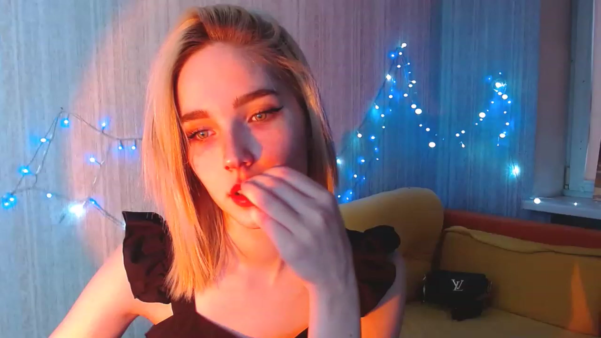 Gallery image thumbnail from EvaRockStar's myfreecams stream on, 04/05/2023, 15:45 image 17 of 20