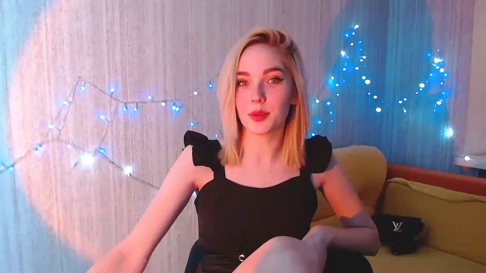 Gallery image thumbnail from EvaRockStar's myfreecams stream on, 04/05/2023, 15:45 image 5 of 20
