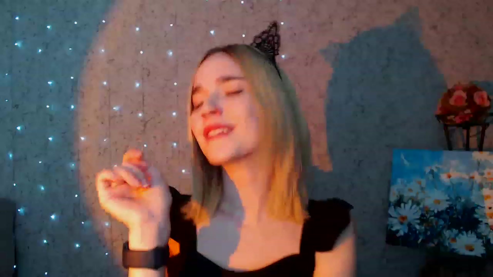 Gallery image thumbnail from EvaRockStar's myfreecams stream on, 04/08/2023, 15:23 image 19 of 20