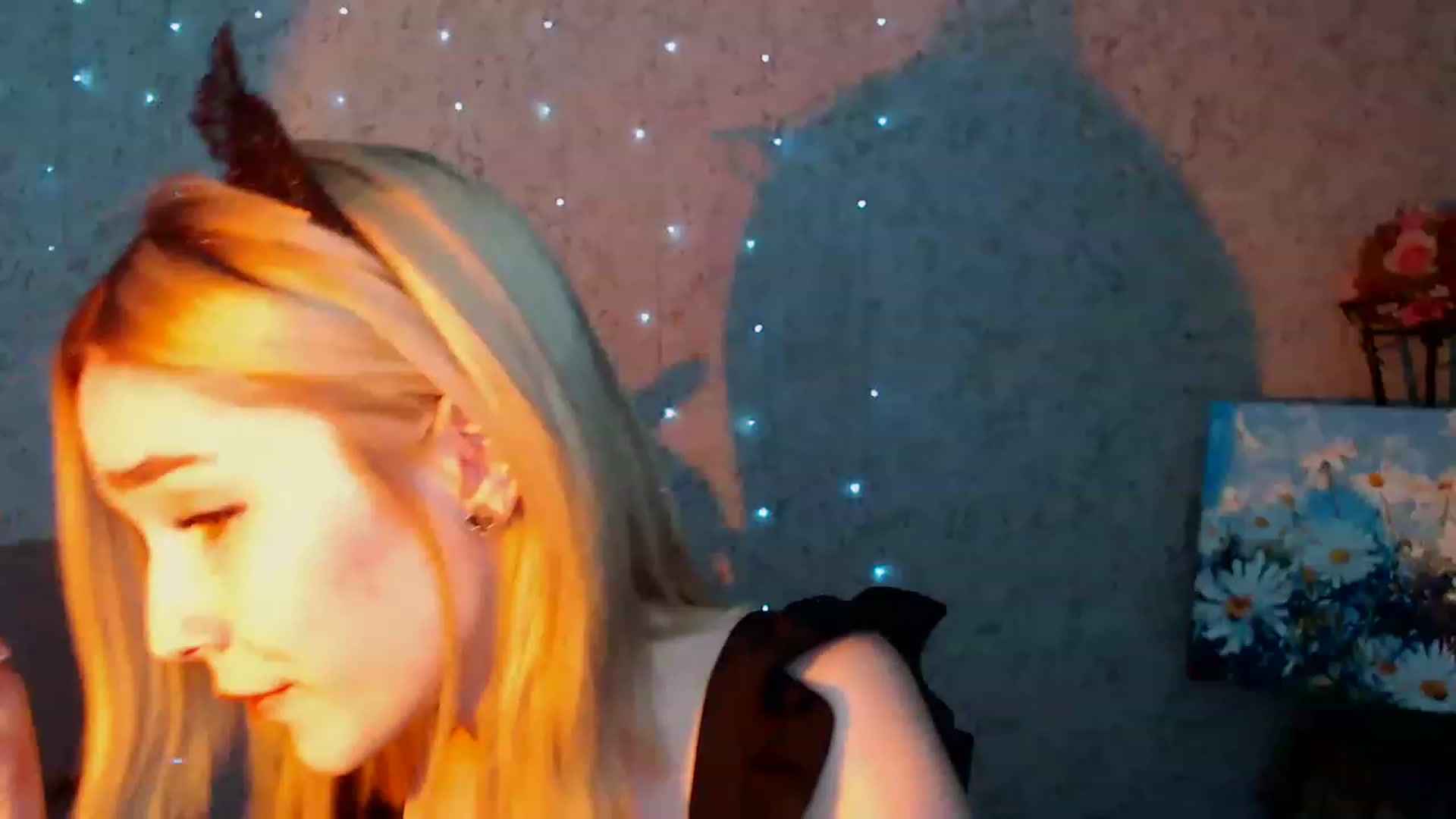 Gallery image thumbnail from EvaRockStar's myfreecams stream on, 04/08/2023, 16:36 image 4 of 20