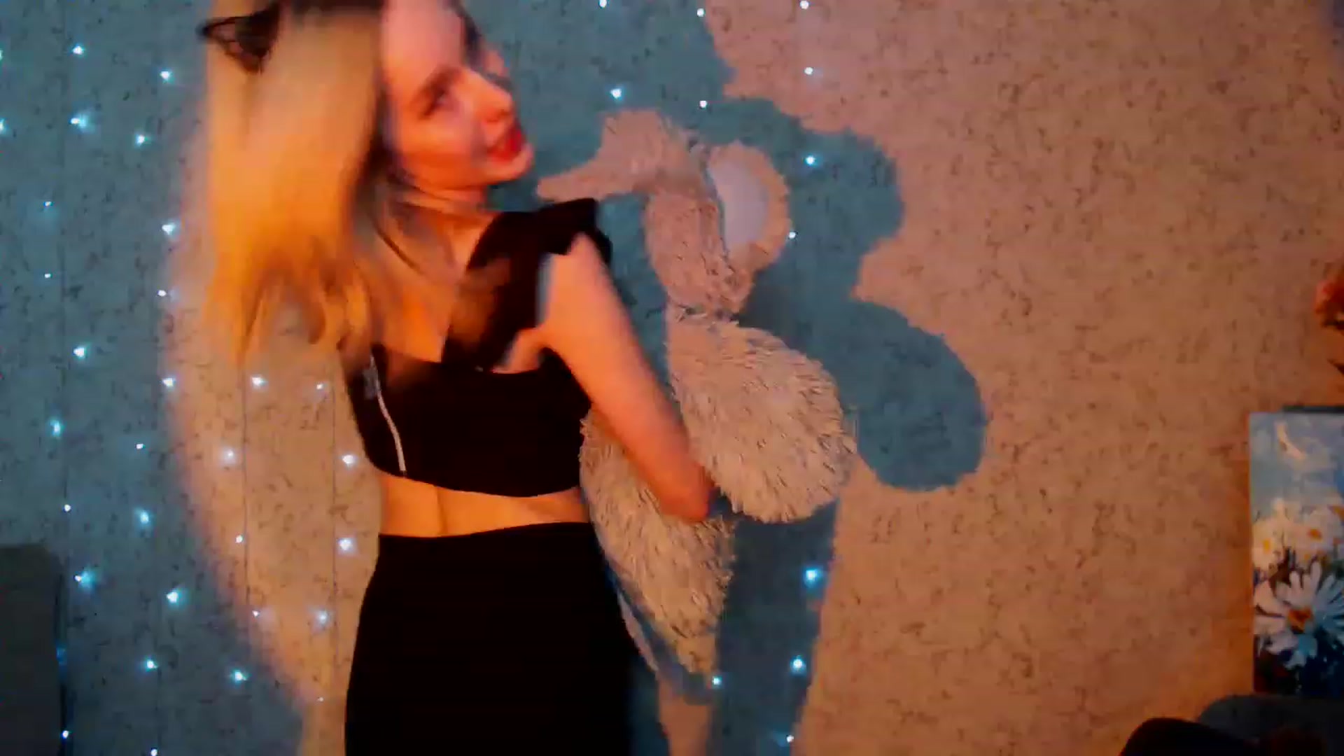 Gallery image thumbnail from EvaRockStar's myfreecams stream on, 04/08/2023, 18:26 image 6 of 20