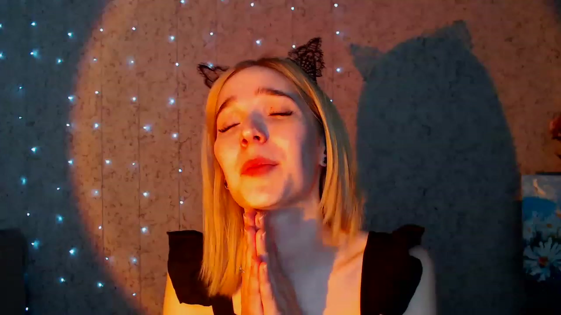 Gallery image thumbnail from EvaRockStar's myfreecams stream on, 04/08/2023, 18:26 image 16 of 20